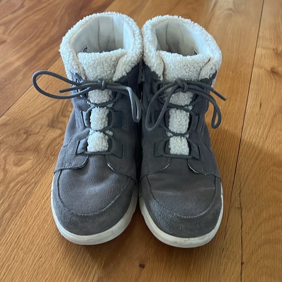 Sorel Boots - Picture 2 of 6